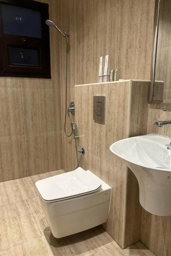 فاخرة بثلاث غرف نوم مع موقف خاص ودخول ذكي -a3 Apartment